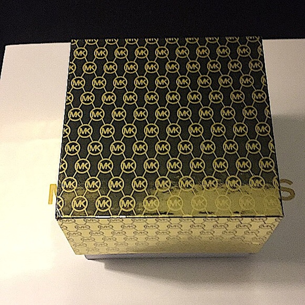 MICHAEL KORS - ROSE GOLD-TONE PENDANT NECKLACE - Picture 13 of 13